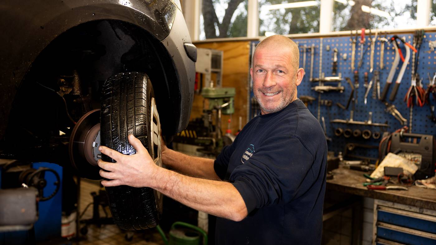 Autobedrijf Sprinkhuizen onderhoud en reparaties werkplaats Nootdorp